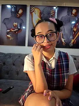 l0lita_emi – webcam model profile photo