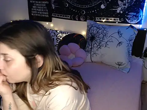 AlienforTwenty webcam