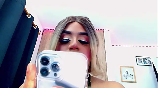 Amber_bigdick22 webcam