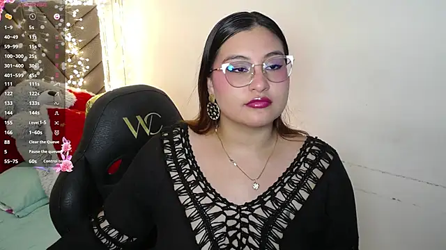 Webcam Model (heluejamil)  is live.Free join now!