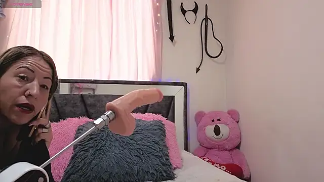 Hotsamantamature webcam