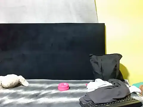 WildHornyTiger18 webcam