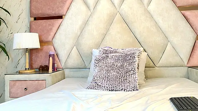 NatashaRoss_t webcam