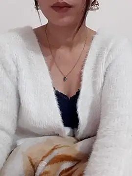 Webcam Model (siya_rani67)  is live.Free join now!