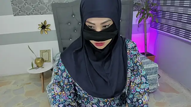 jalima_sabag (F young) - NAKED IN PUBLIC + SQUIRT