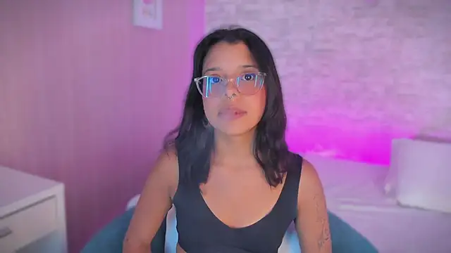 olivia_lane (F teen) - stripdance + spank ass