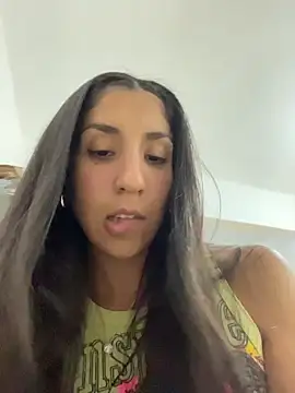 Webcam Model (MaddyX__)  is live.Free join now!