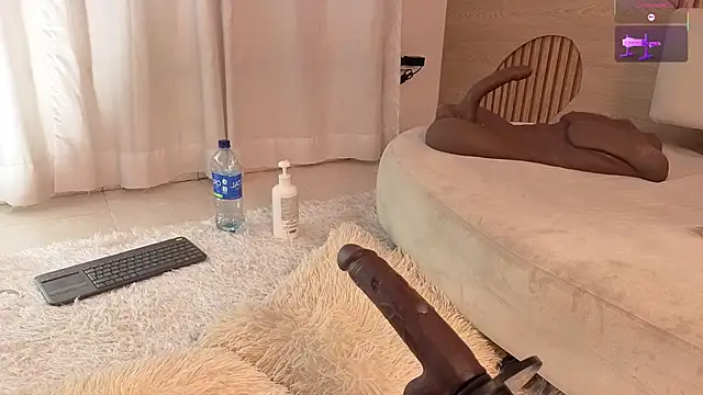 madisonjones- webcam