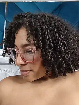 dannaberry (F milf) - Shows boobs 🤤