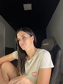 waspy (F young) - naked and cream pussy doggy