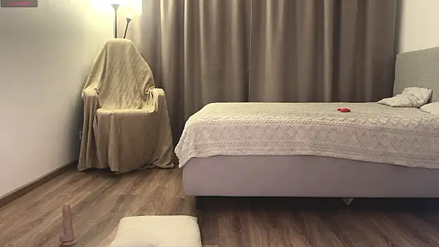 diaanona (F teen) - suck dildo deep