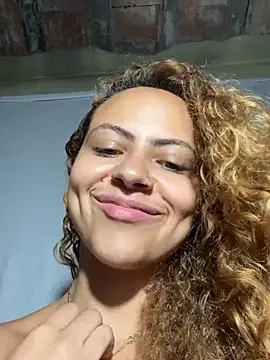 chloe_leaozinho (F young) - Naked / red ass / vibration control