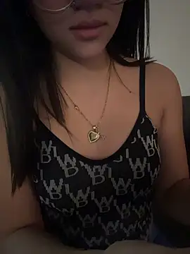 _queen_love2 (F teen) - spanks hard x10