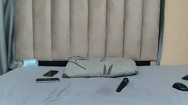 sexyassqueenx (F young) - TOKENS SPEAK LOUDER THAN WORDS 😊