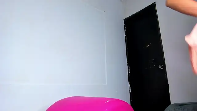 Threesome-no-mercy's room