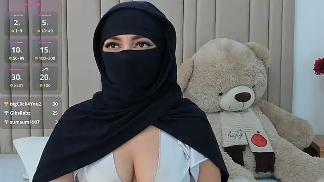 Webcam Model (izadii)  is live.Free join now!