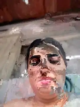 horny_roomiess webcam