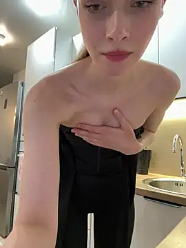 friendlyfire_18 (F young) - Flash the color of my panties