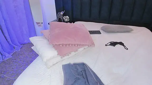 alaia7h (F young) - plug anal