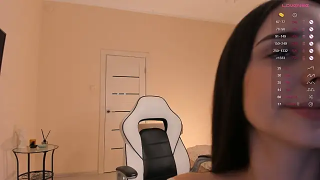 gentlemiss (Ask my age) - Doggy spanks