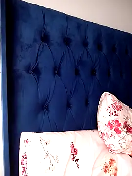 blackberriesxxx - BlackberriesXxx's free webcam