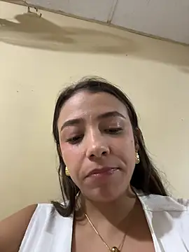 hall_16 (F young) - Remove Panty in public