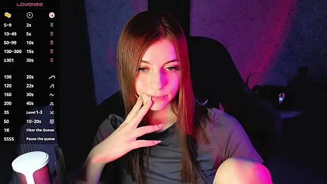 kitti_sweett - Kitti_sweett's free webcam - UK Sex Cams