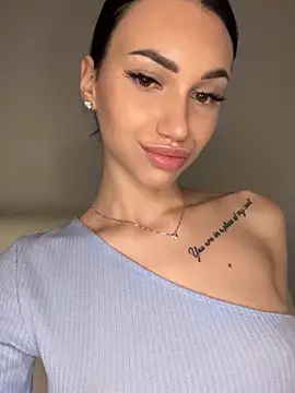 ilariea_girl (F teen) - Finger in the ass