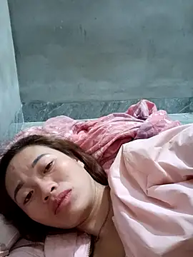 little-effy - Little-effy's free webcam - UK Sex Cams