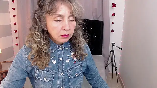 afrodita_sg (F mature) - Big Squirt