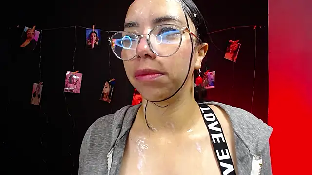 valentina_swallow webcam