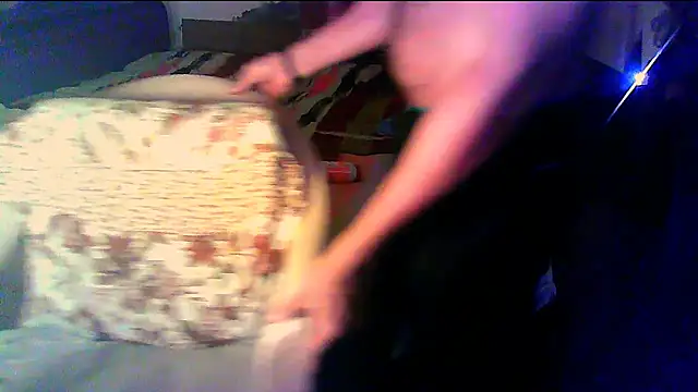 vbestshow (Ask my age) - all naked at