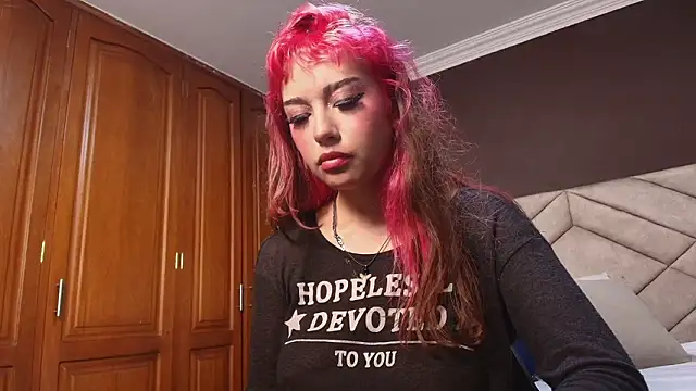 laracooper_ - Laracooper_'s free webcam - UK Sex Cams