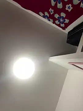 Webcam Model (sophie-honey)  is live.Free join now!