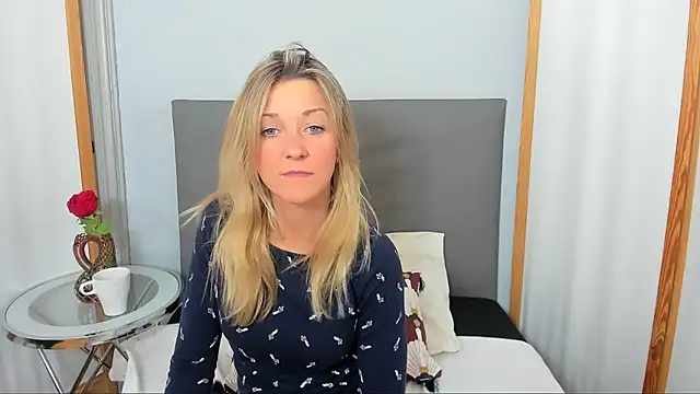 mileyxstar - MileyXStar's free webcam - UK Sex Cams