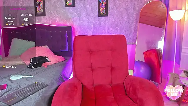 Lauren_smiles webcam