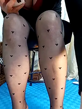 Webcam Model (Mizzu-mi)  is live.Free join now!