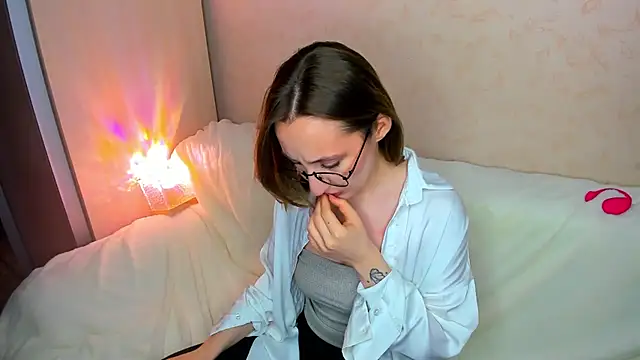 MelodyOfLovee webcam