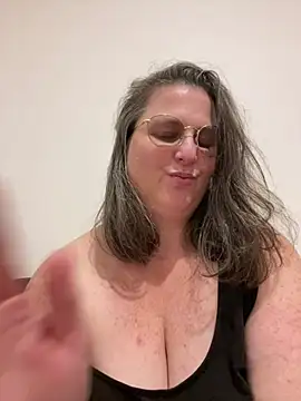 bea_french_curvy (F milf) - Mettez moi nue jusqu’à la fin du live