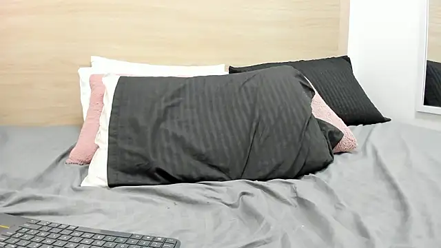 selenaflamemj webcam