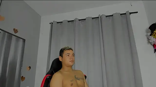 dante_and_kiara webcam