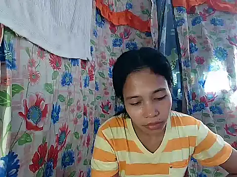 PinaySkinnyGirl webcam