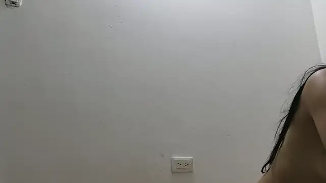 SharlottEssence webcam