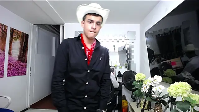 massimo_greco_ (M twink) - whip ass behind my boss