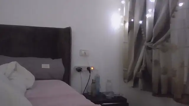 maayanlevi2 - Maayanlevi2's free webcam - UK Sex Cams