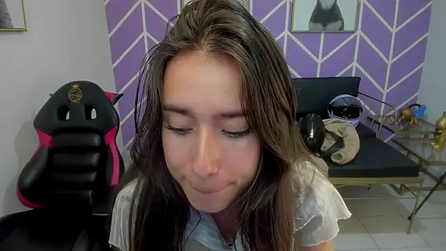 Adhara_Kitten webcam