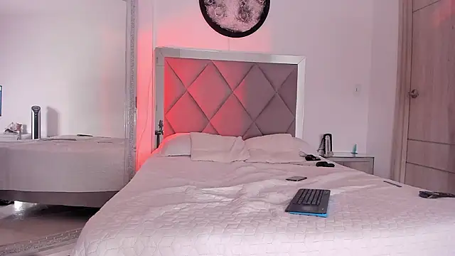 Poollparty_69 webcam