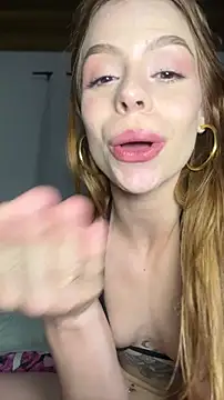 ---Red-haired-Fox--- webcam