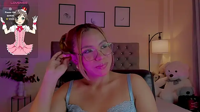 oxanafedorova1- - OxanaFedorova1-'s free webcam - UK Sex Cams