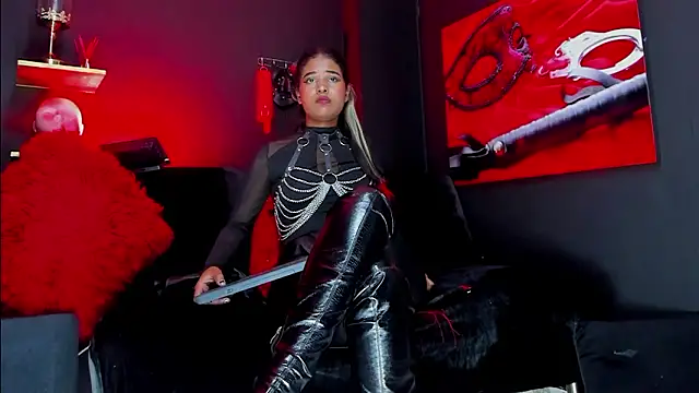 coralinstone - Coralinstone's free webcam